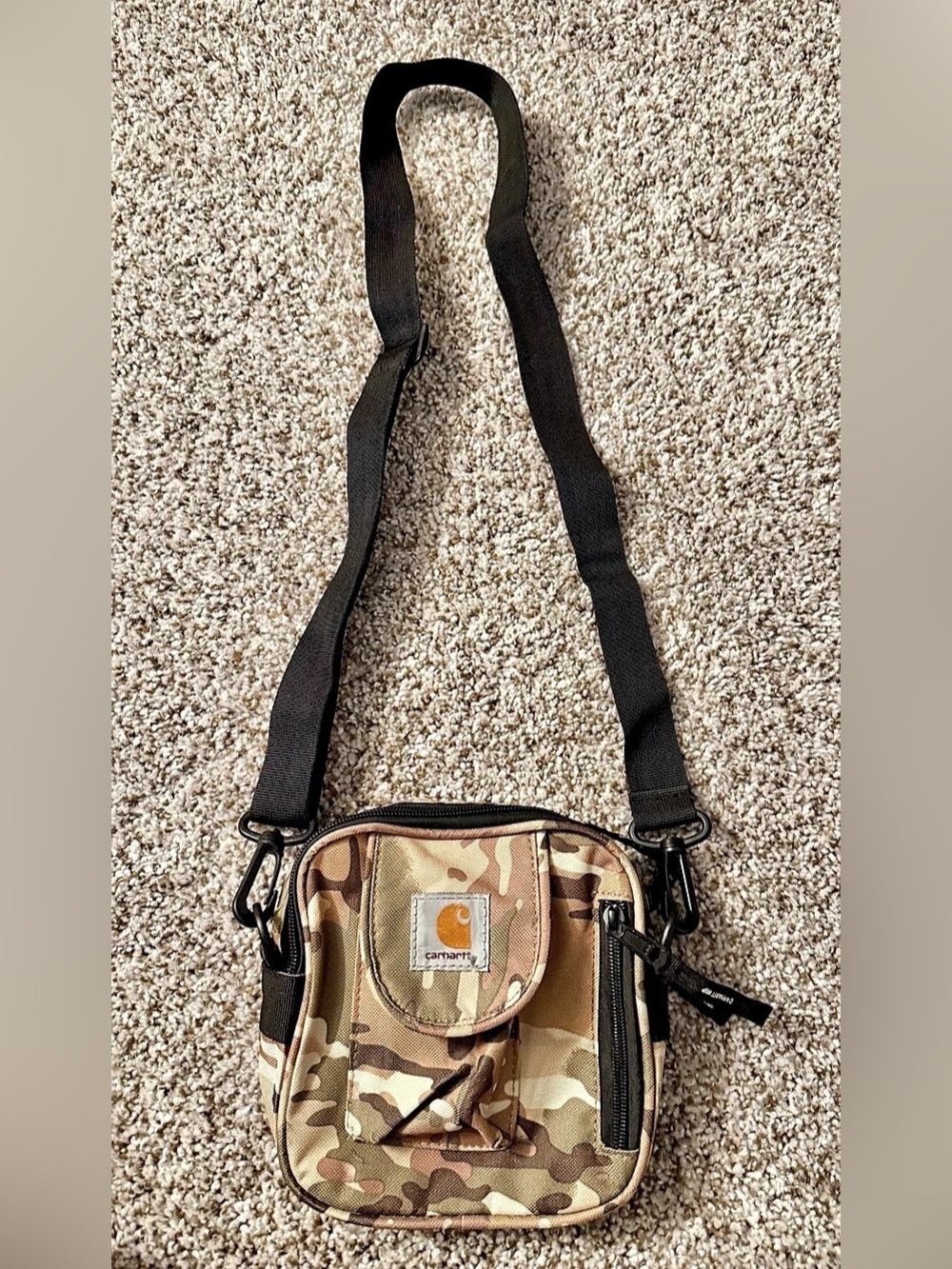 Rare Carhartt “Team Script Bag” Mini Crossbody Messenger one Size Camo Print